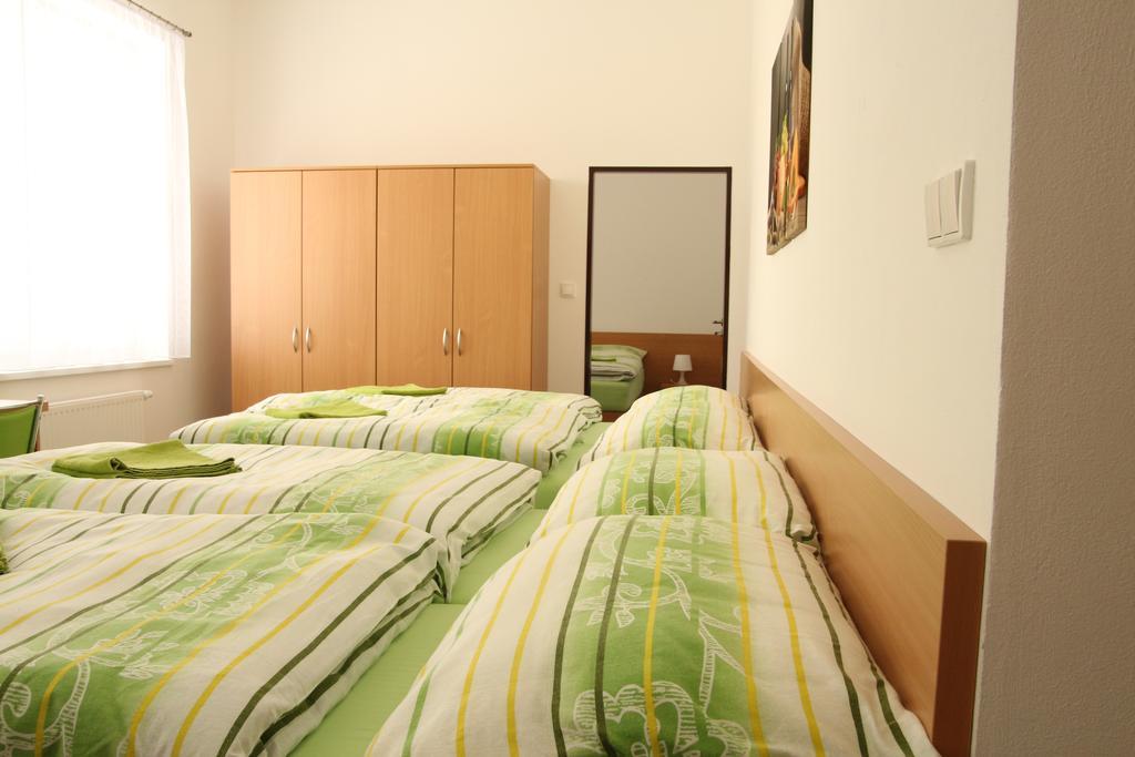 Penzion Bobule Stare Mesto  Rum bild