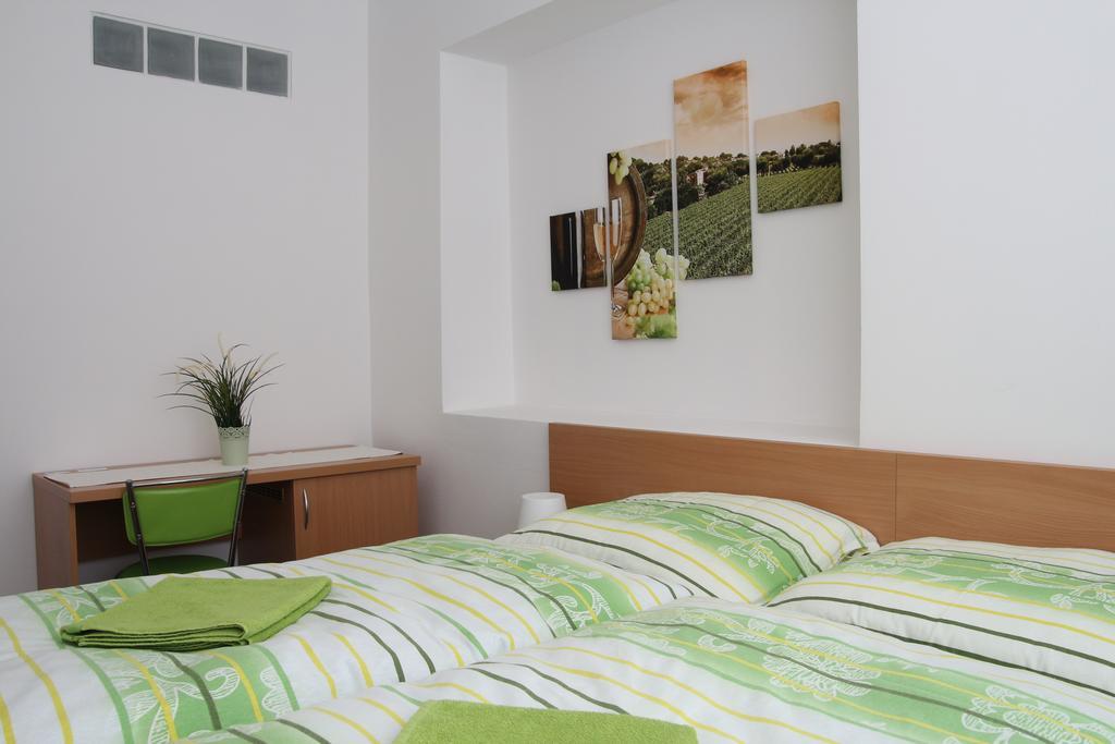 Penzion Bobule Stare Mesto  Rum bild