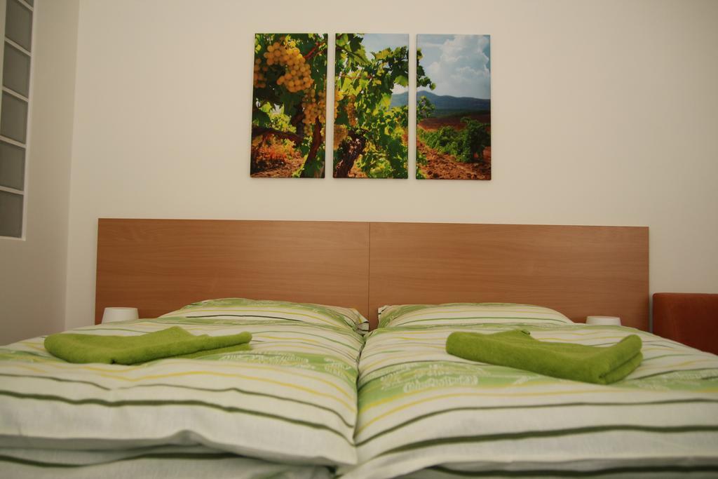 Penzion Bobule Stare Mesto  Rum bild