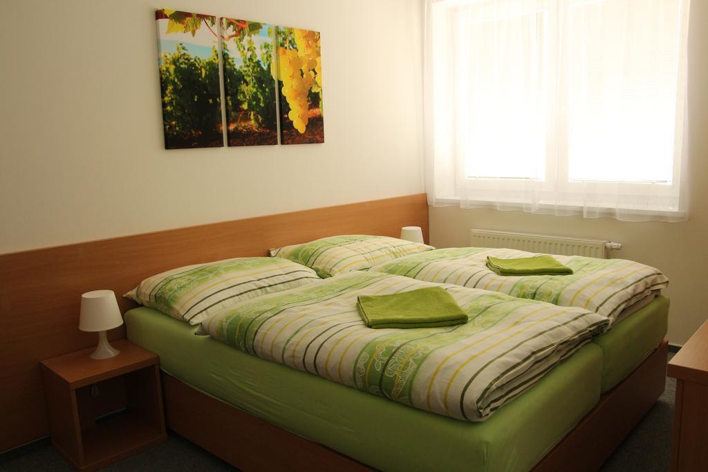 Penzion Bobule Stare Mesto  Rum bild