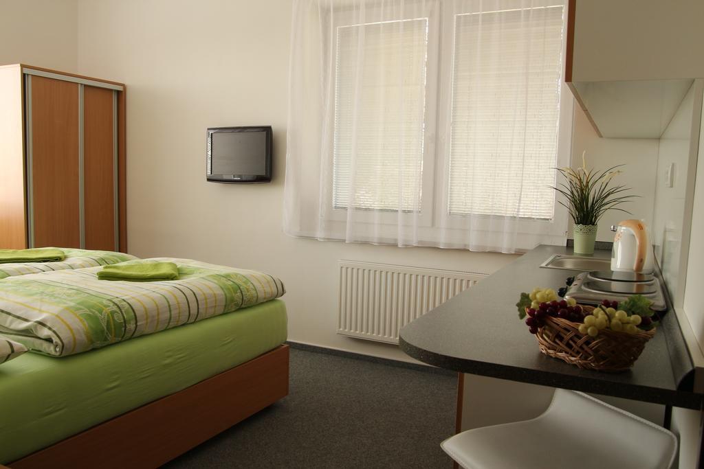 Penzion Bobule Stare Mesto  Rum bild