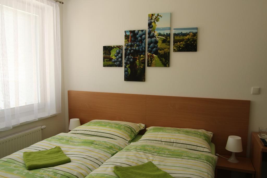 Penzion Bobule Stare Mesto  Rum bild